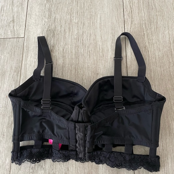La Senza Bra Size 34 DD fits small like a 34C Victoria’s Secret Halloween - Picture 2 of 3